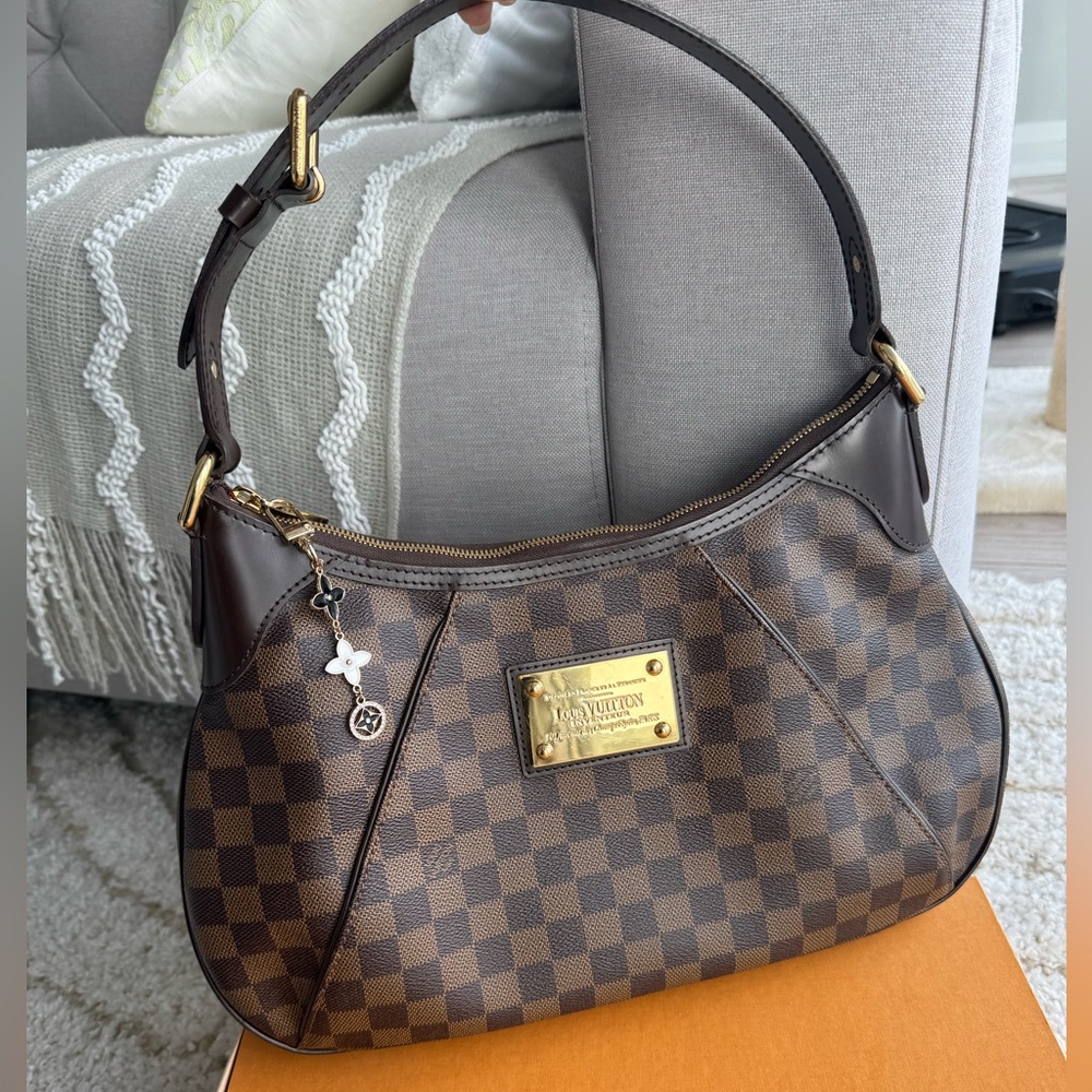 🤎 Louis Vuitton Thames GM – Damier Ebene – Red Interior - Picture 3 of 16